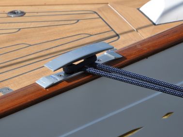 essence 33 exterior 1c